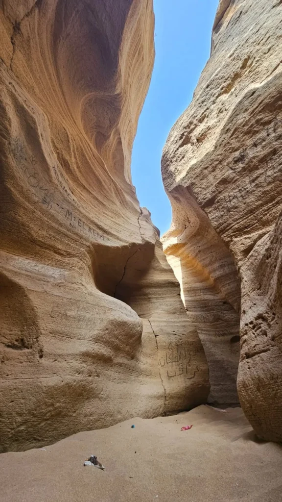 Canyon tour in Timlalin Dunes